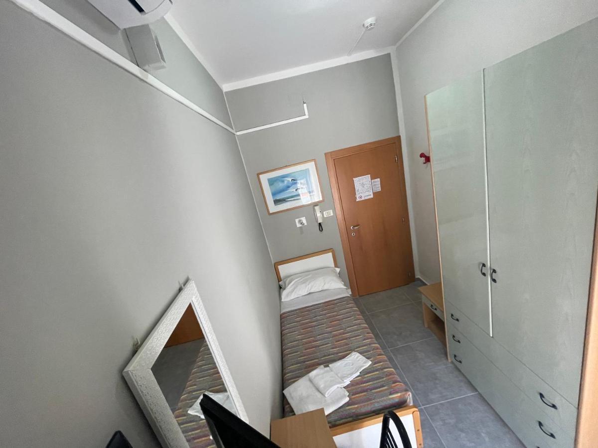 Hotel Piccari Nuova Gestione Rimini Exterior photo